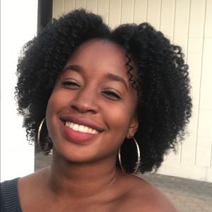 Meet your Posher, Kayla